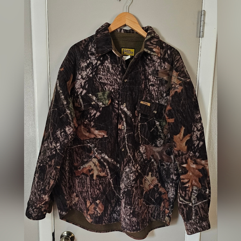 Mens camouflage fleece button-up pull-on. XL